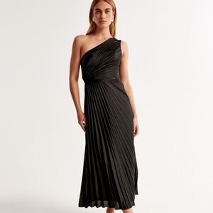 Abercrombie | The A&F Giselle Pleated One Shoulder Maxi Dress